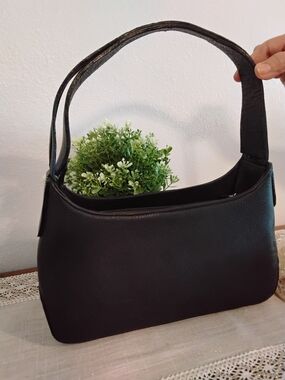 Tod's Black Leather Shoulder Bag